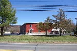  builds an office building in Modena